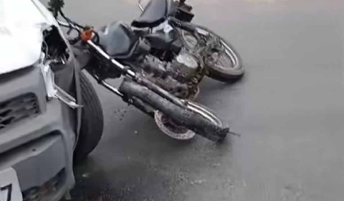 [Vídeo] Motociclista fica ferido após colisão com veículo no bairro Canafístula em Arapiraca