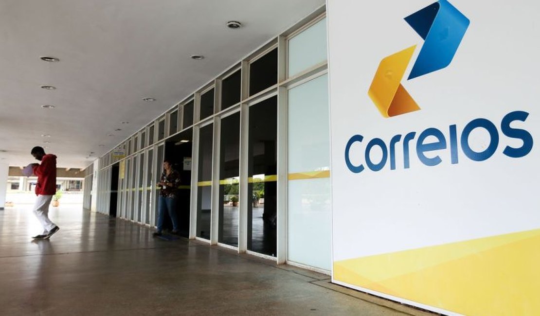 Governo autoriza saída de Telebras, Correios e EBC de processo de privatização