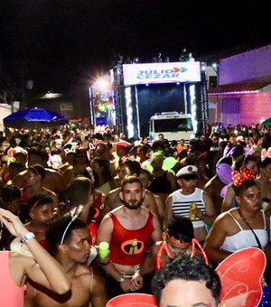 Bloco As Pecinhas leva criatividade para o corredor da folia nas prévias carnavalescas de Palmeira