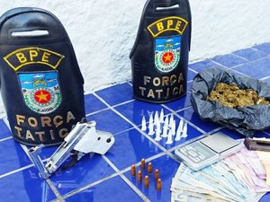 Jovem é preso com cocaína, maconha e arma de fogo no Feitosa