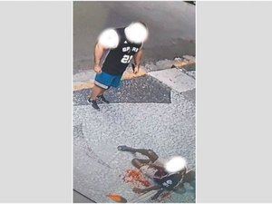 Câmera flagra idoso sendo espancado em rua de Boa Viagem