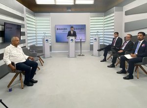 Rodrigo Cunha mostra em debate da TV Ponta Verde que é o mais preparado para governar Alagoas