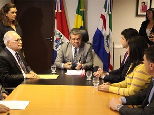 TJ e Prefeitura de Maceió firmam convênio para ressocializar jovens infratores