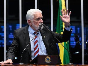 Jaques Wagner deixa liderança do governo no Senado após conversa com Lula