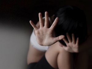 Homem é preso após tentar estuprar a própria esposa no bairro da Santa Lúcia, em Maceió