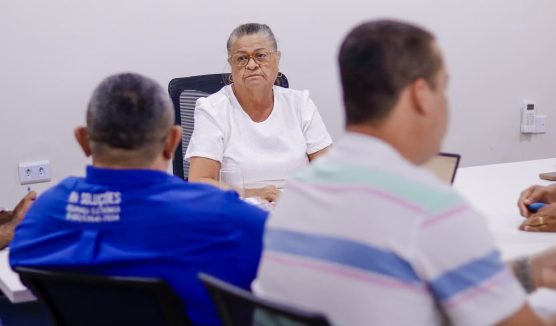 Tia Júlia convoca reunião com segurança pública e anuncia medidas especiais para festas de final de ano