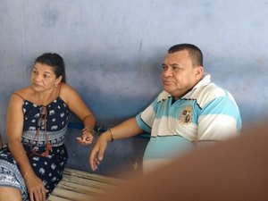 Casal tenta furtar produtos de loja, mas acaba agredido e preso