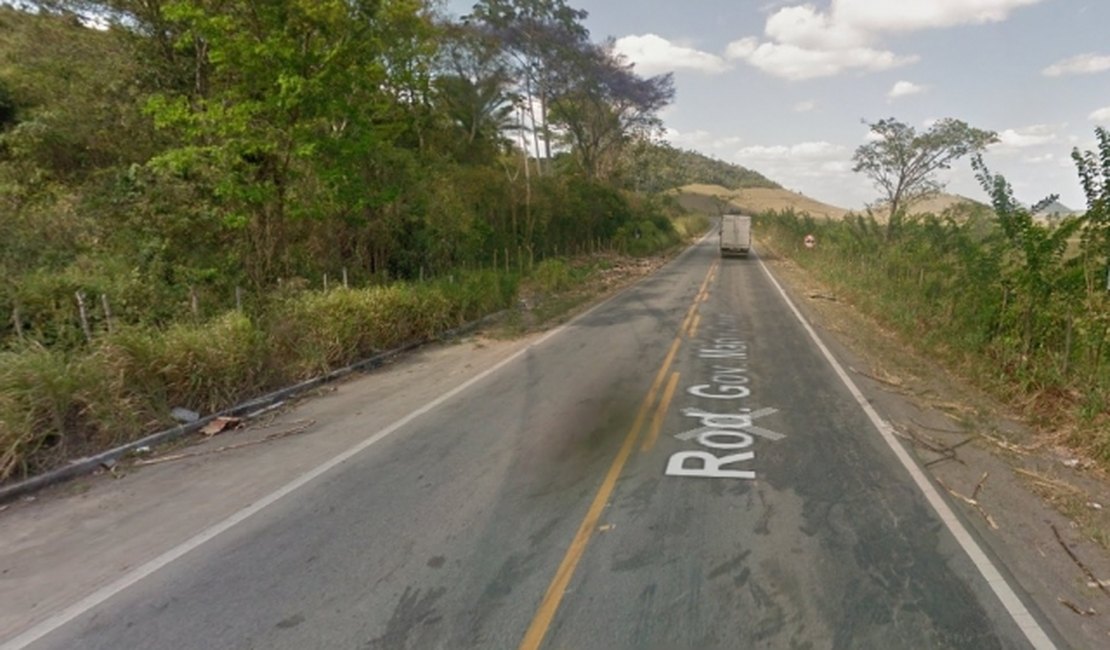 Duas pessoas ficam feridas em acidente na BR-101