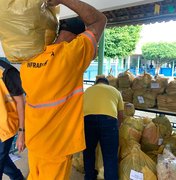 SMTT de Arapiraca entrega donativos a 45 famílias atingidas pela enchente em Limoeiro