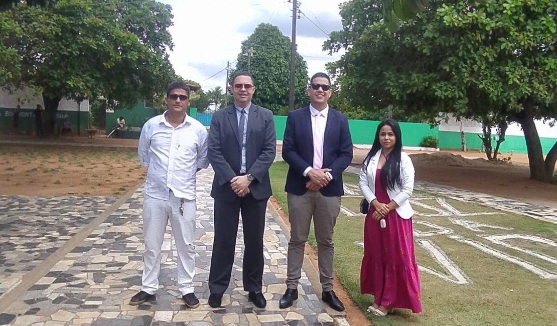 Ministério Público visita instituição que cuida de dependentes químicos em Palmiera