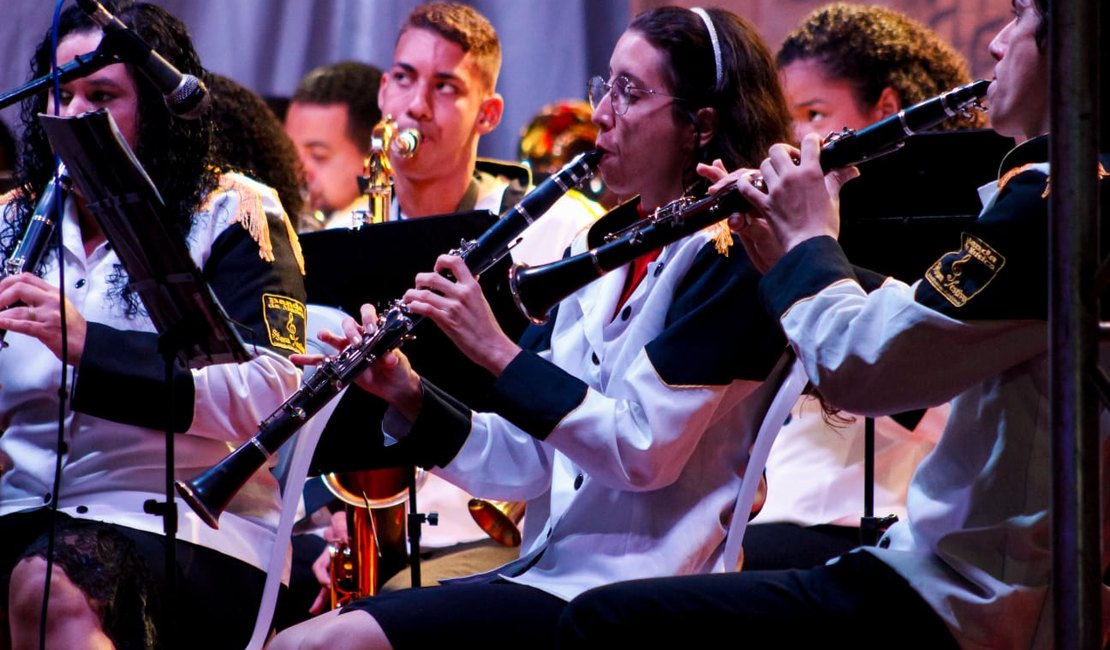 Show Gospel, louvor e apresentação teatral marcam último dia do Natal Luz