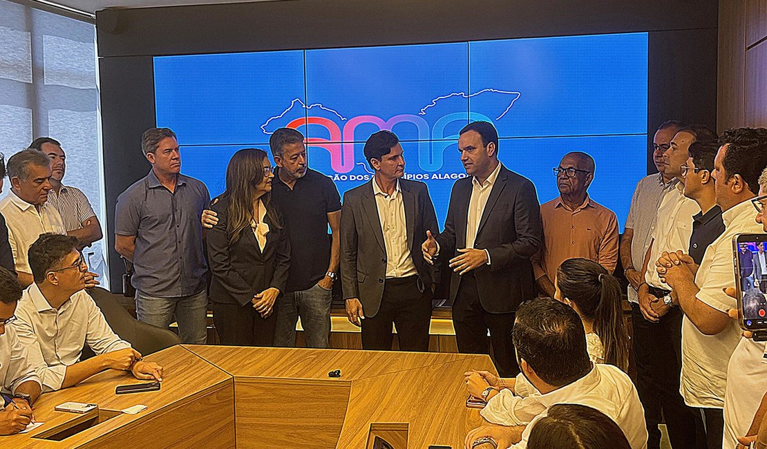 AMA reúne gestores e bancada federal para antecipar pauta municipalista da Marcha a Brasília