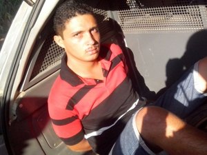 Homem tenta matar ex-sogra e rouba transporte complementar
