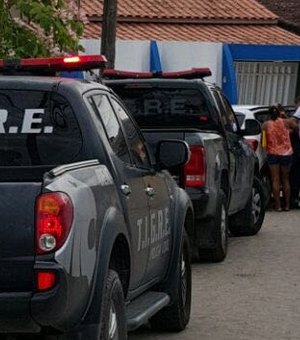 Operação em Craíbas apreende veículos, detém pessoas e localiza carga roubada