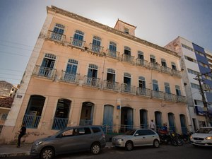 Biblioteca Pública promove campanha para arrecadação de kits de higiene femininos