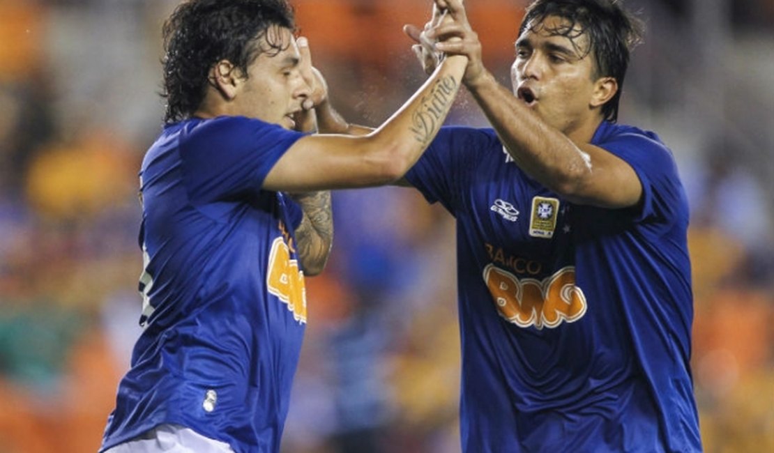 Cruzeiro goleia em tarde de derrotas para os clubes catarinenses