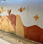 Planeta Arte leva alunos de Marechal Deodoro a produzir tintas com terra para pintar mural em escola
