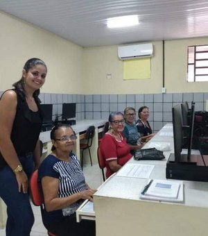 Prefeitura de Maragogi promove curso de informática para idosos