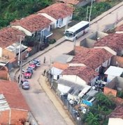 Vídeo: Polícia realiza operação de saturação no Benedito Bentes