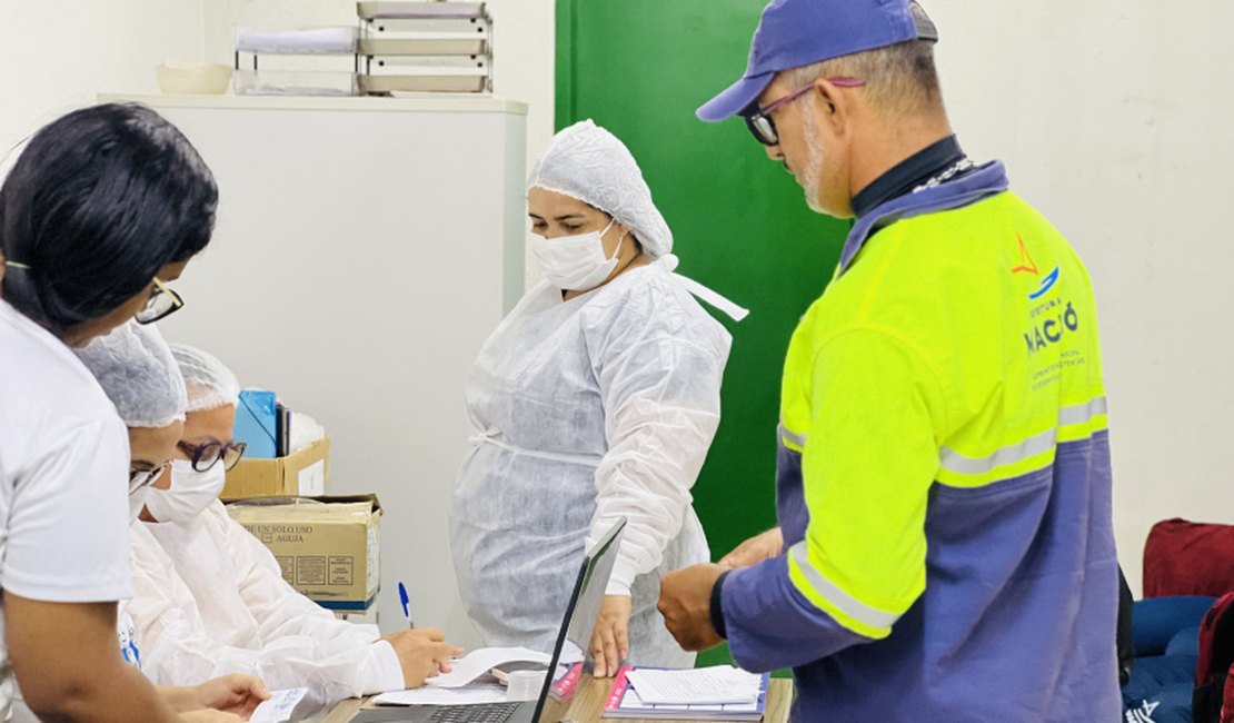 Prefeitura leva ações de saúde do Novembro Azul aos garis de Maceió