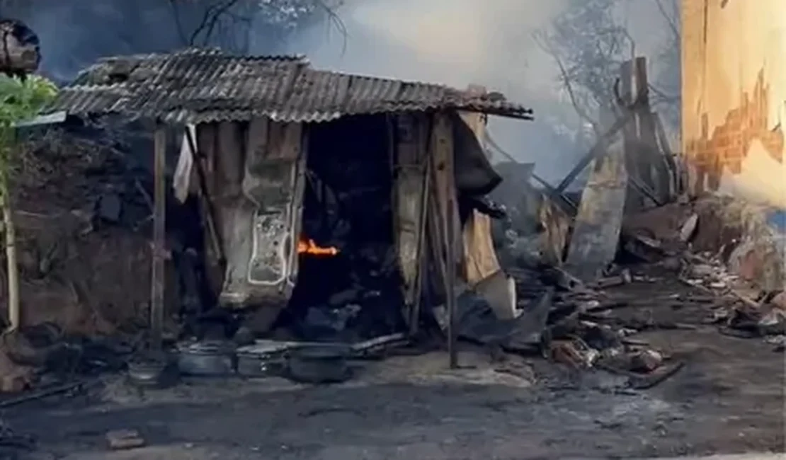 Empresário relata prejuízo de R$50 mil após incêndio destruir borracharia em Palmeira