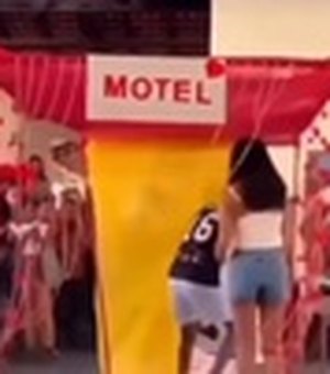 Alunos simulam 'motel' e fazem dança erótica durante gincana escolar