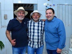 Abertura do São João do Povo é marcada por muito forró e folia em São Sebastião