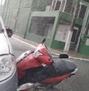 Homem fica ferido após colisão entre moto e carro em Arapiraca