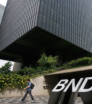 BNDES pretende devolver R$130 bilhões ao Tesouro Nacional em 2018, diz diretor