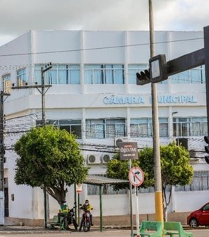 Vereadores de Delmiro Gouveia aprovam aumento de 100% nos próprios salários