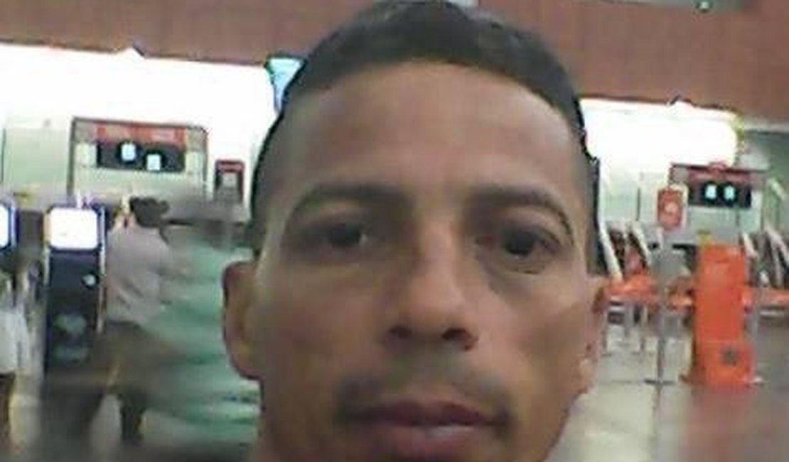 Ex-jogador do CRB é preso em flagrante por uso de documento falso, em Maceió