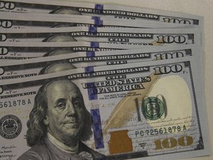 Dólar fecha em alta, a R$ 5,42, à espera da decisão do Copom sobre Selic