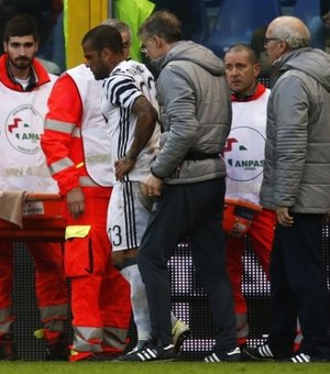 Lateral da seleção, Daniel Alves sofre fratura em jogo pela Juventus-Itália
