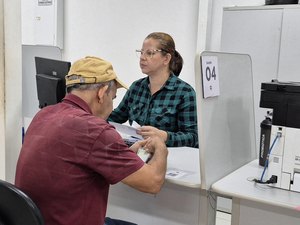 Casal atualiza canais de atendimento presencial e digital para clientes