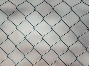 Mulher é mantida em cárcere após marido cortar energia e trancar portão elétrico em Arapiraca