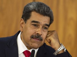 Maduro se reúne com ministros do Supremo da Venezuela e diz que apresentará atas eleitorais