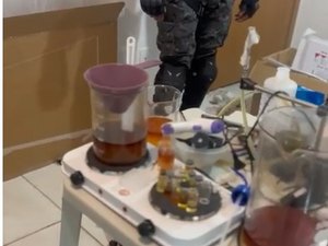 [Vídeo] Polícia descobre fábrica clandestina de Mounjaro em Maceió e suspeito é preso