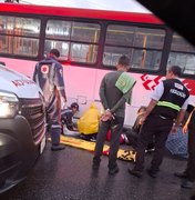 Colisão de moto com carro é registrada na  Av Menino Marcelo em Maceió