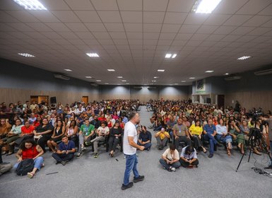Renan Filho defende ampla frente política para as eleições de 2026