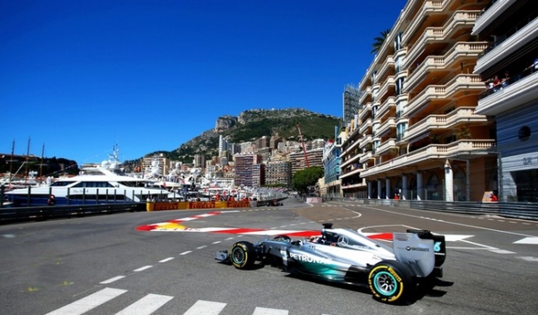 Rosberg desbanca Hamilton e é pole em Mônaco. Sueco bate em Massa