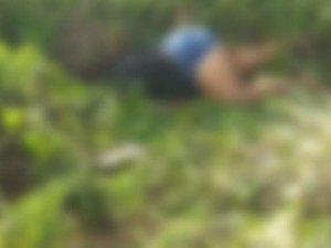 Corpo de mulher é achado ao lado de moto em área de mato em Jaramataia