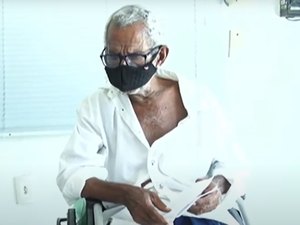 Idoso faz apelo para comprar carregador de cadeira de rodas elétrica