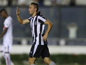 Gomes faz testes e Lizio é escalado entre os titulares