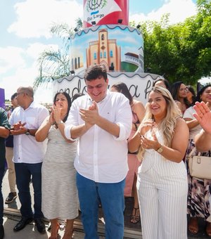 Prefeito Carlos conclui mês festivo  de 111 anos de Rio Largo com entregas