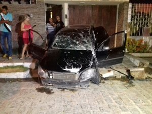 Assaltantes são mortos durante troca de tiros