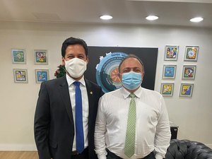 Rodrigo Cunha garante mais R$ 20 milhões para o combate da Covid em Alagoas