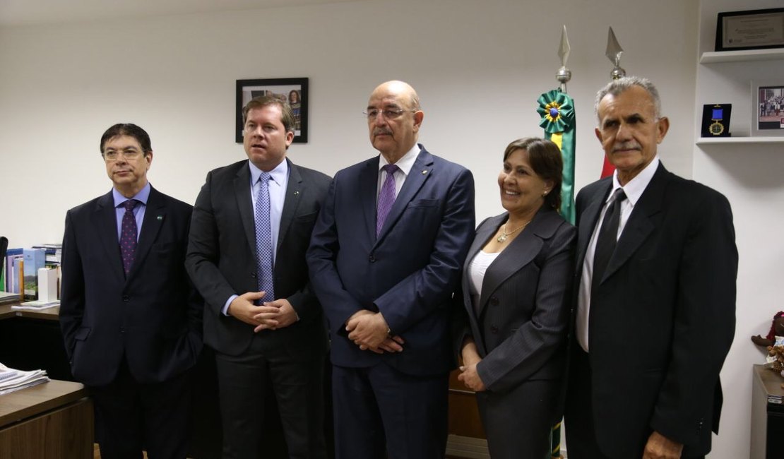 Marx Beltrão anuncia R$ 7,5 milhões para programa que doa alimentos a entidades assistenciais*