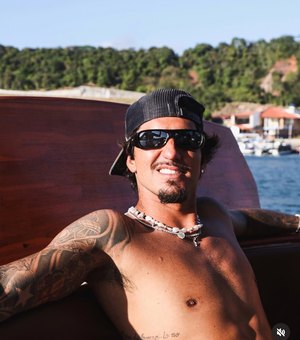 Gabriel Medina escolhe Alagoas para curtir o fim de ano e compartilha momentos