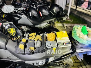 Polícia Militar apreende arma de fogo e mais de 6Kg de drogas em ocorrências na capital e interior