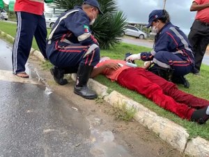 Colisão entre ônibus e cinquentinha deixa feridos em Marechal Deodoro 
